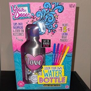 NIB Kid's Color Your Own Water Bottle Set
